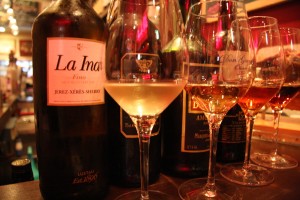 記者が喜ぶお土産は美味しいモノではなく情報である