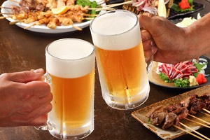 社員数人を誘って呑みに行った。1人当たり5000円以下だった。