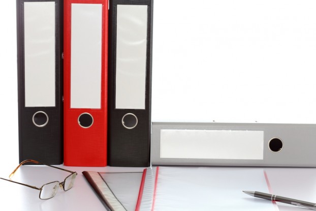 Arbeitsunterlagen am Schreibtisch