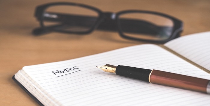 メガネとノート
