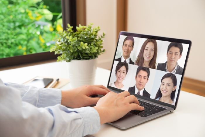 f名刺管理、テレアポ、見積作成などの営業業務を効率化