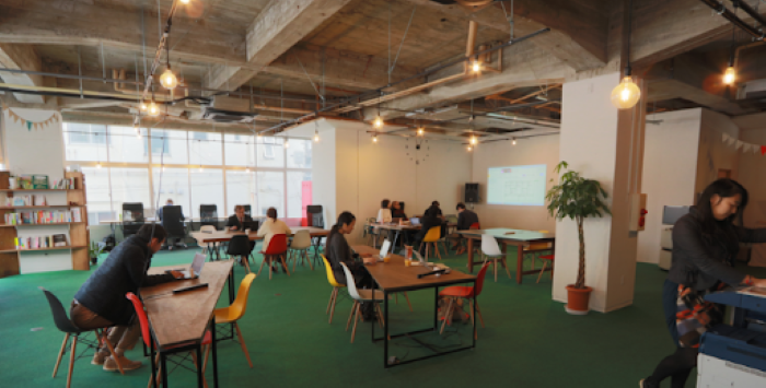 若い世代が集まるワーキングスペース
