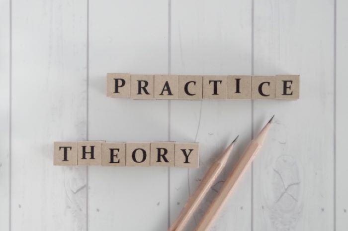 仕事の役割を理解する練習やセオリー