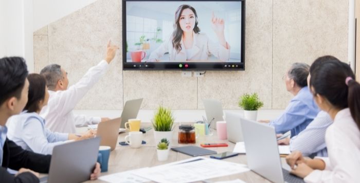 ZoomミーティングとZoomウェビナーの違い