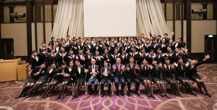 今後は「サービス業の未来を輝かせる」ために事業展開していく