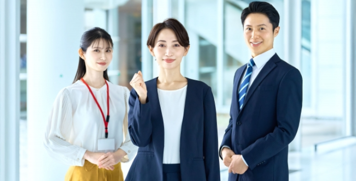 笑顔の社会人
