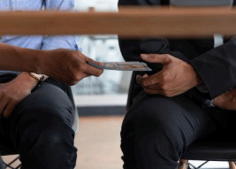 コンプライアンス違反